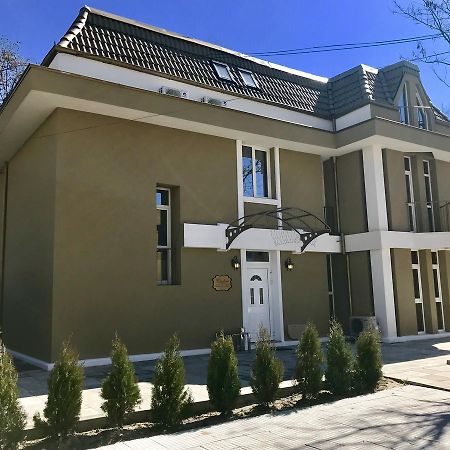 Family Hotel Garden Kŭrdzhali Eksteriør bilde
