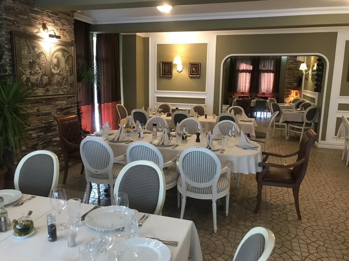 Family Hotel Garden Kŭrdzhali Eksteriør bilde