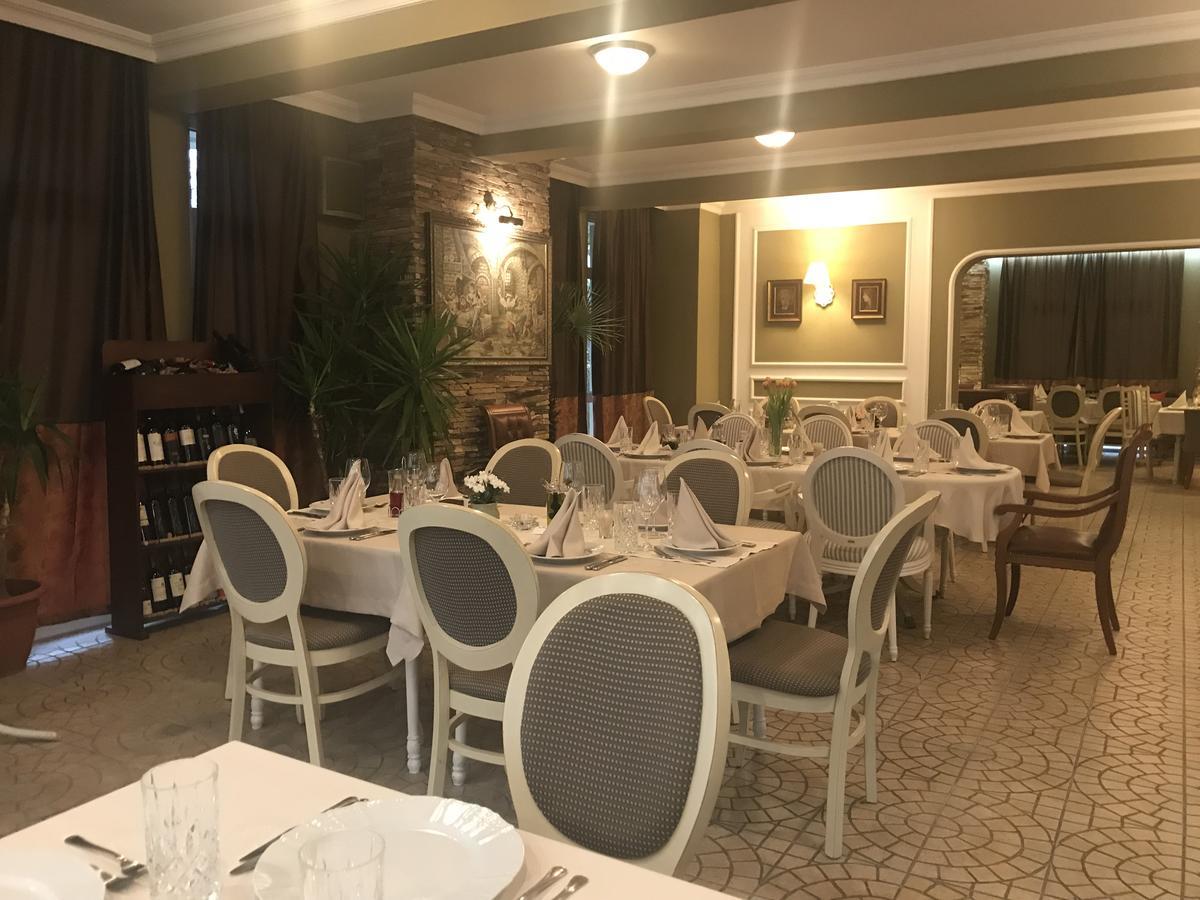 Family Hotel Garden Kŭrdzhali Eksteriør bilde